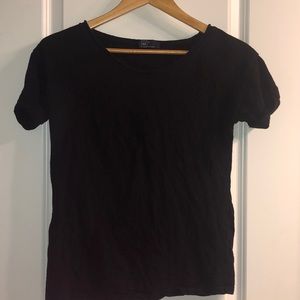 GAP Black cuffed t-shirt